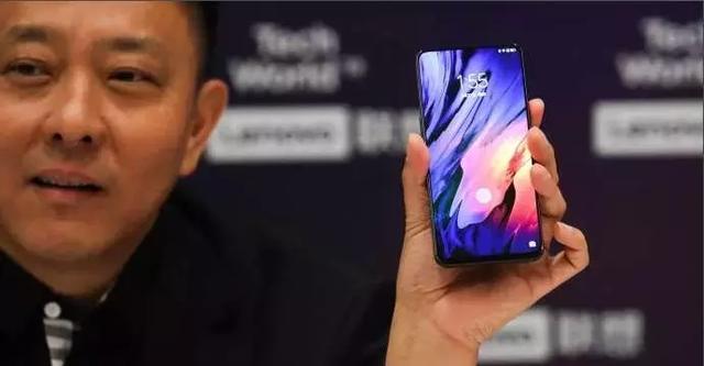 多款重磅新品亮相后，联想今天还“意外”泄密了一款新手机！