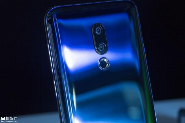 魅族16th极光蓝：这100块花得值！