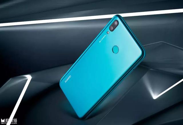 Mate 20还没来，但华为却提前发布了一款巨屏手机！