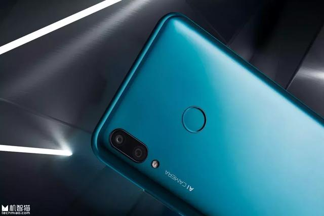 Mate 20还没来，但华为却提前发布了一款巨屏手机！