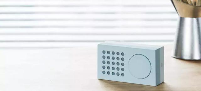 值不值得买？手机不赚钱的老罗做了一款像“砖头”的文青配件