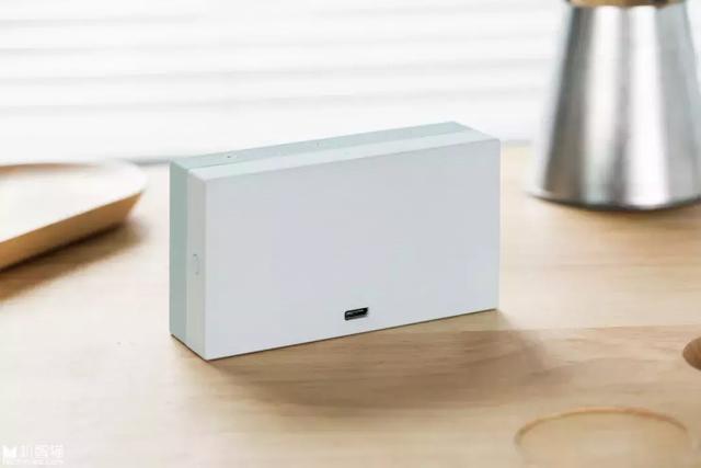 值不值得买？手机不赚钱的老罗做了一款像“砖头”的文青配件