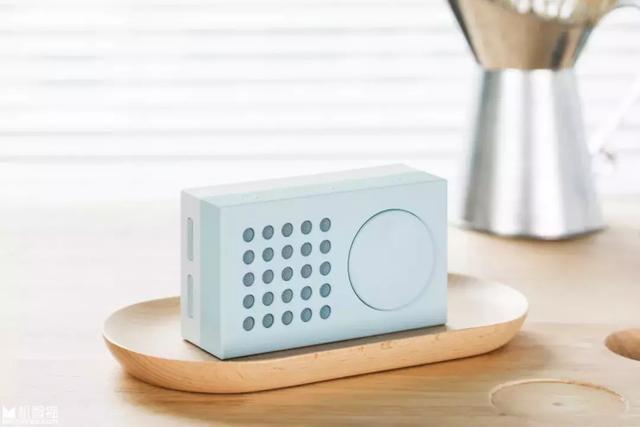 值不值得买？手机不赚钱的老罗做了一款像“砖头”的文青配件