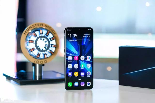 iQOO上手体验：为什么说它是“假游戏手机”？