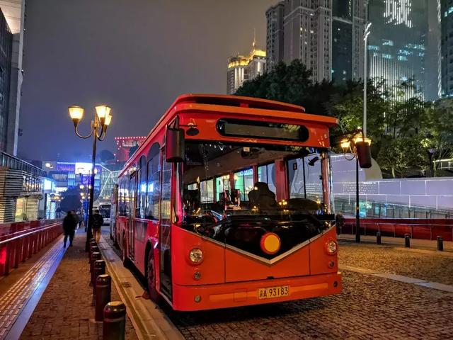 谁更值得买？三款主流滑盖全面屏新机对比评测