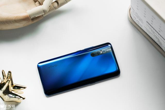 最便宜的升降式镜头手机体验！屏占比接近100%！