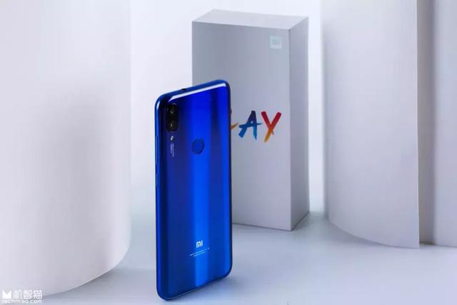 这个“流量不限量套餐”还送小米新机一部，划算！