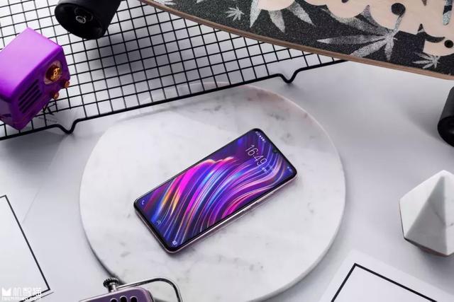 什么叫五彩斑斓的白？这款当红手机的幻彩版了解一下！