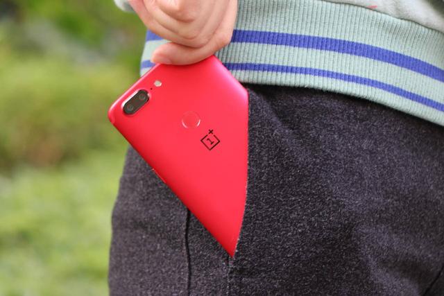 性能小怪兽：安卓机皇一加5T测评体验