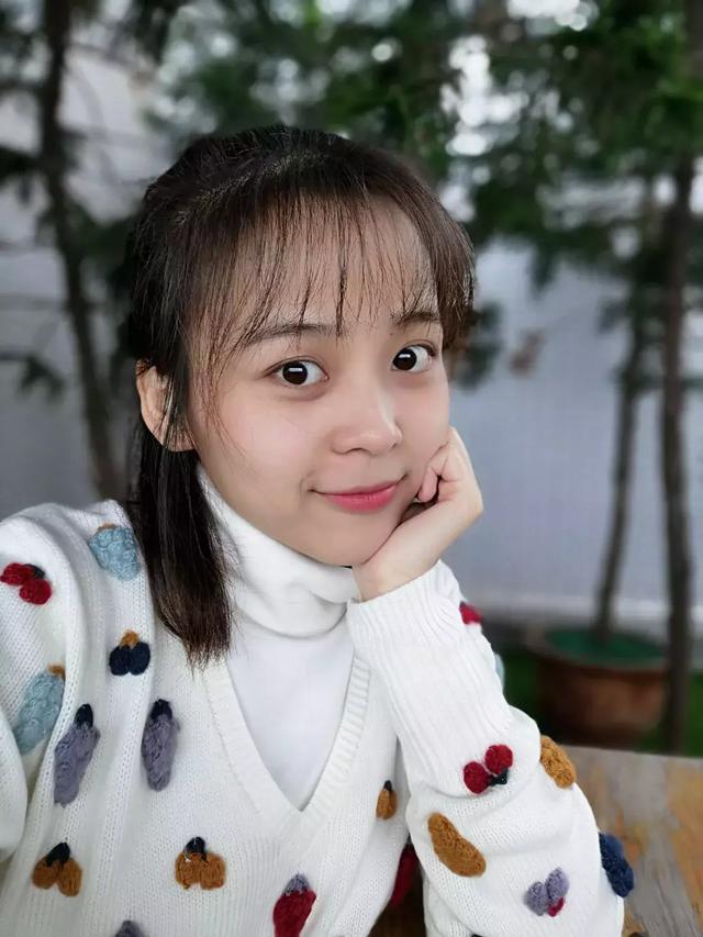 谁更值得买？三款主流滑盖全面屏新机对比评测