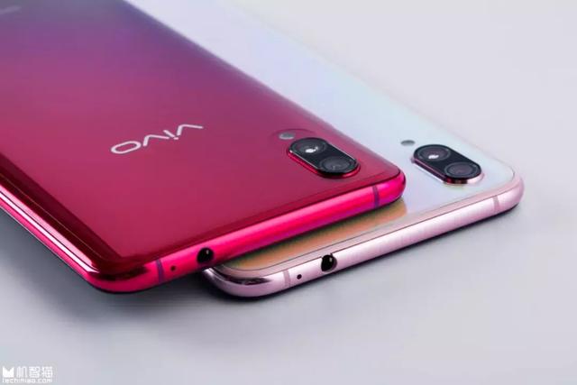 什么叫五彩斑斓的白？这款当红手机的幻彩版了解一下！