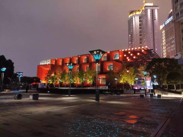 谁更值得买？三款主流滑盖全面屏新机对比评测