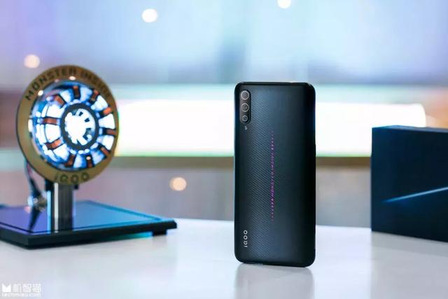 iQOO深度测试：相比小米9，便宜了一块钱的它值得买吗？