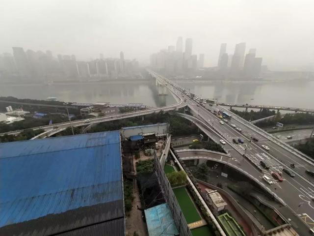 什么叫五彩斑斓的白？这款当红手机的幻彩版了解一下！