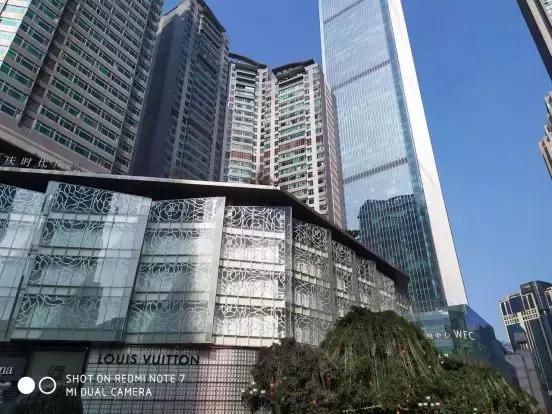 同为4800万像素，差价2500的Redmi Note 7和荣耀V20拍照谁更好？