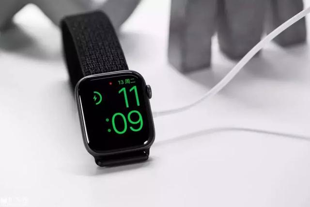 戴了一个月Apple Watch Series 4，真香！