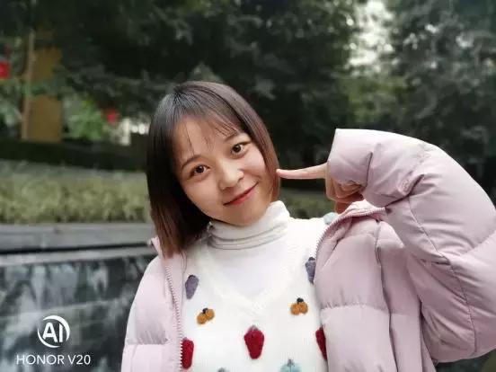 同为4800万像素，差价2500的Redmi Note 7和荣耀V20拍照谁更好？