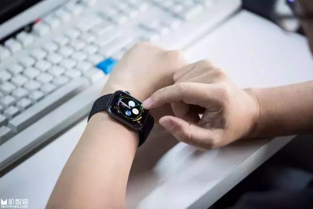 戴了一个月Apple Watch Series 4，真香！