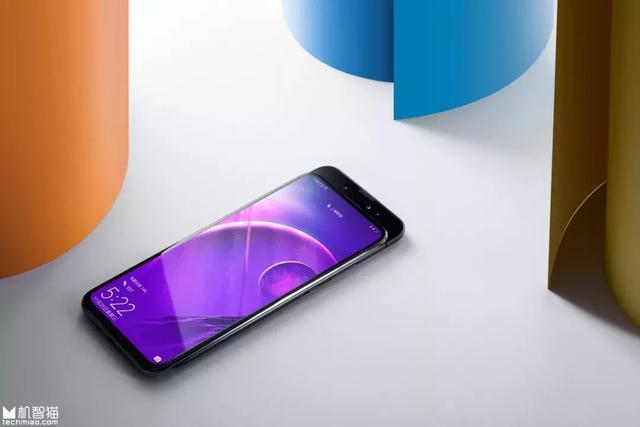 谁更值得买？三款主流滑盖全面屏新机对比评测