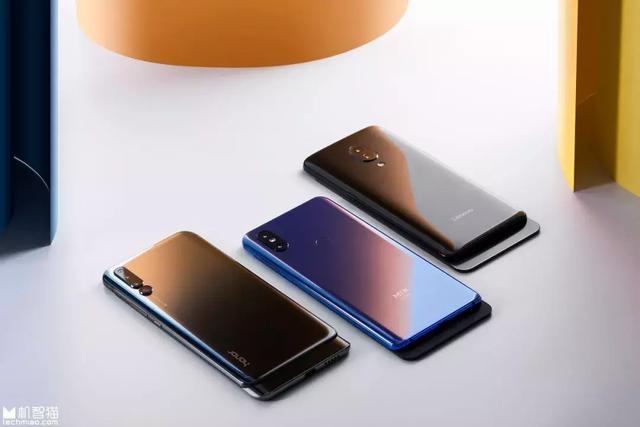 谁更值得买？三款主流滑盖全面屏新机对比评测