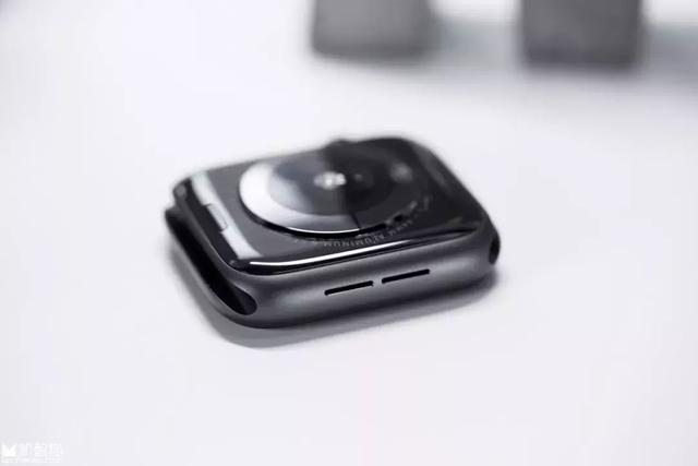 戴了一个月Apple Watch Series 4，真香！