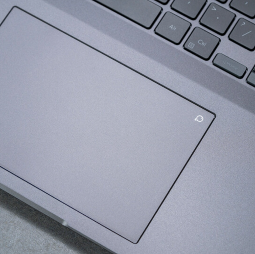 电脑键盘

描述已自动生成