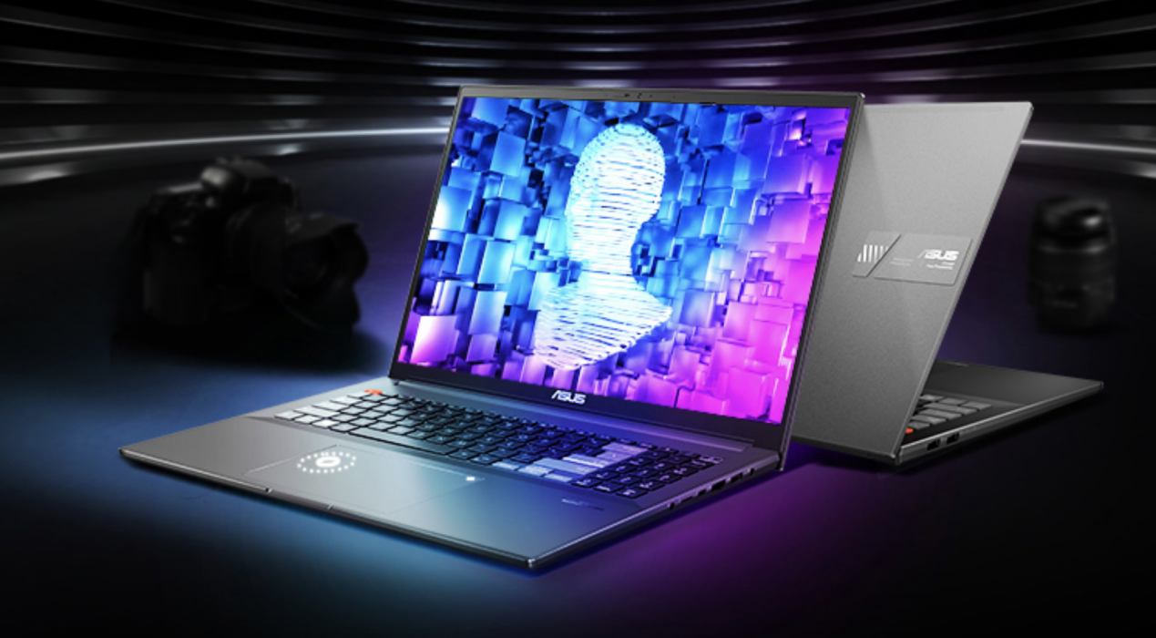 桌子上放着笔记本电脑

描述已自动生成