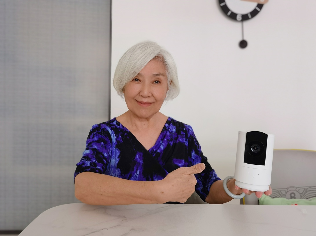 电脑前的人

低可信度描述已自动生成