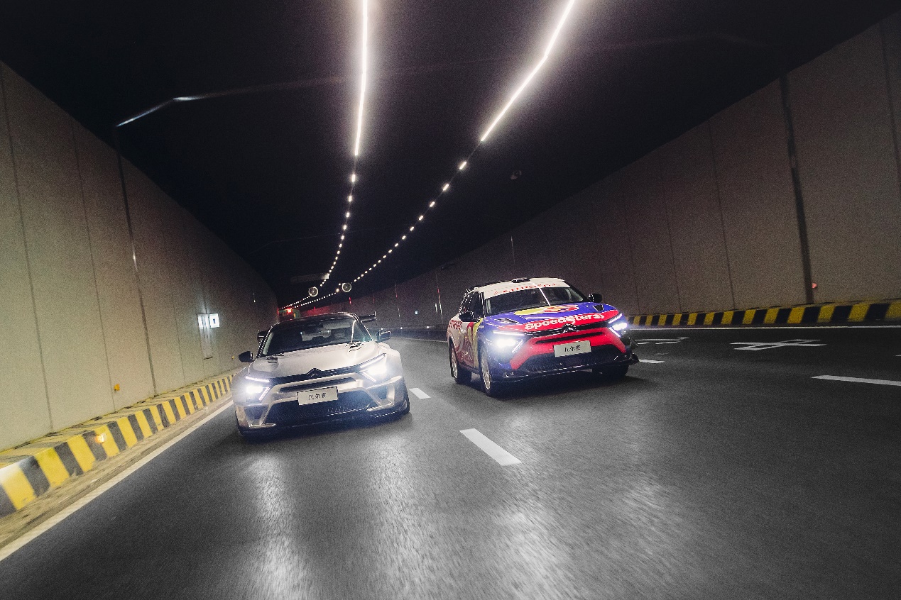 图片包含 室内, 路, 汽车, 灯光

描述已自动生成