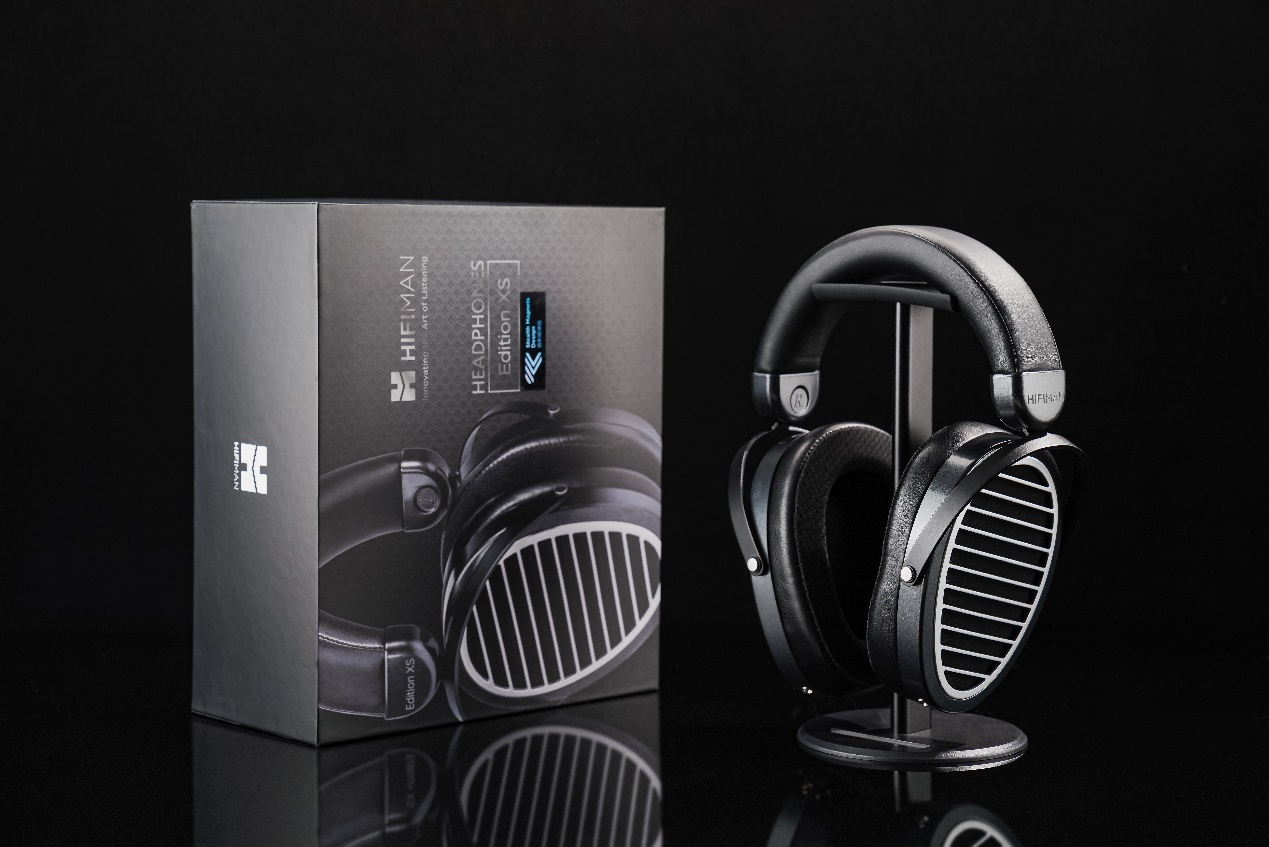 图片包含 照片, 小, 桌子, 房间

描述已自动生成