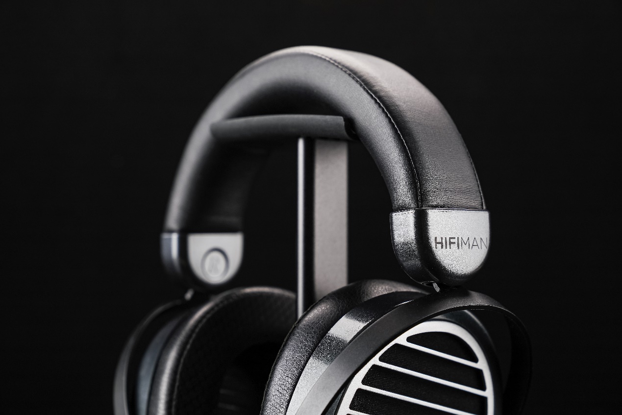 图片包含 室内, 自行车, 黑暗, 小

描述已自动生成