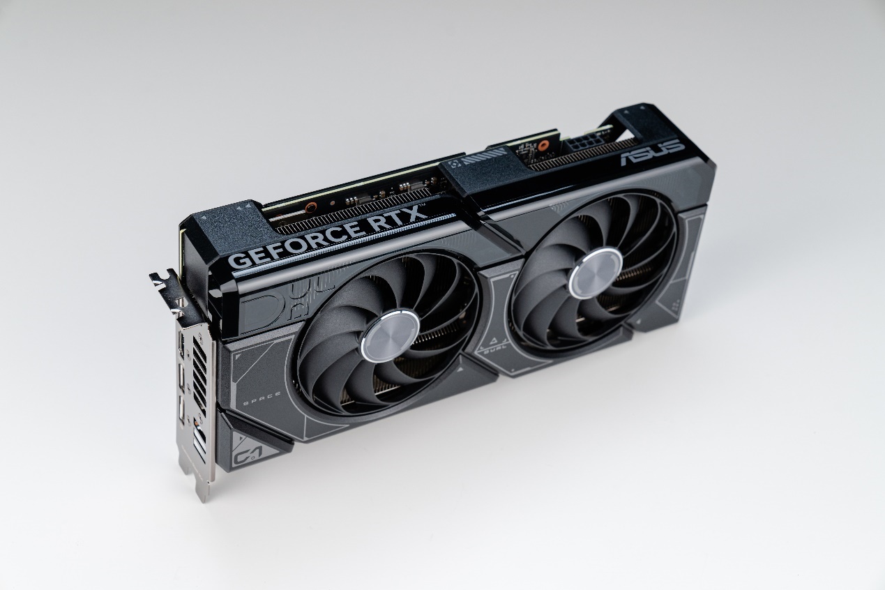 黑色的照相机

描述已自动生成