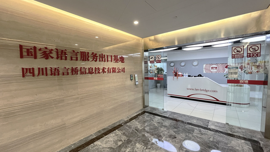 图片包含 天花板, 室内, 建筑, 厨房

描述已自动生成