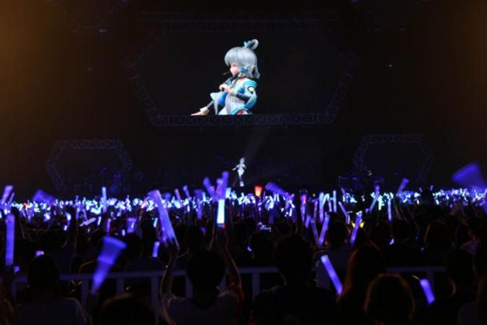 紫色灯光下舞台上的乐队表演

描述已自动生成