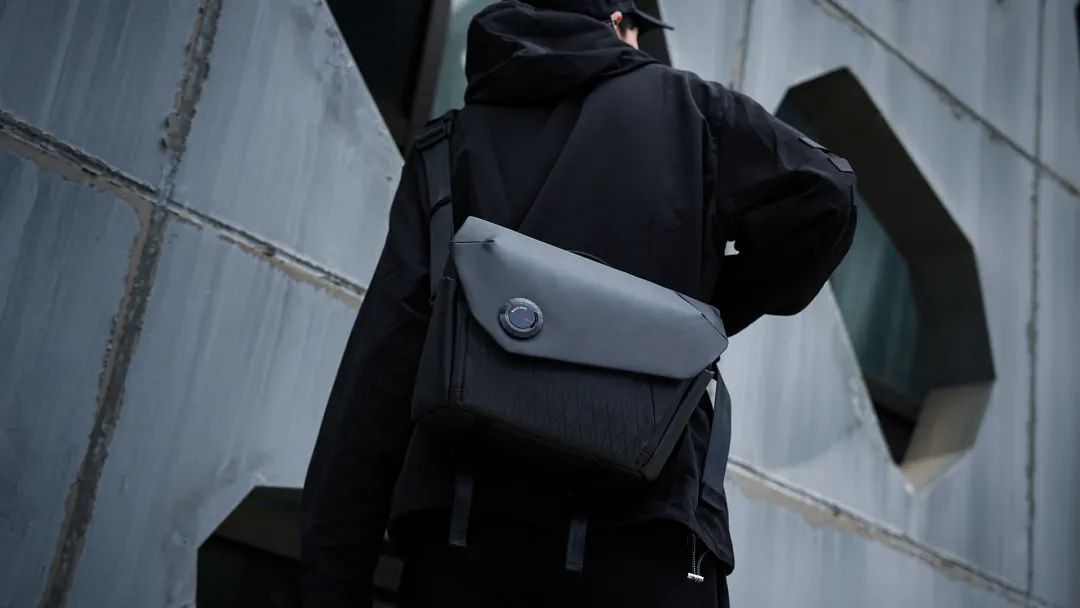 图片包含 建筑, 室内, 站, 瓷砖

描述已自动生成