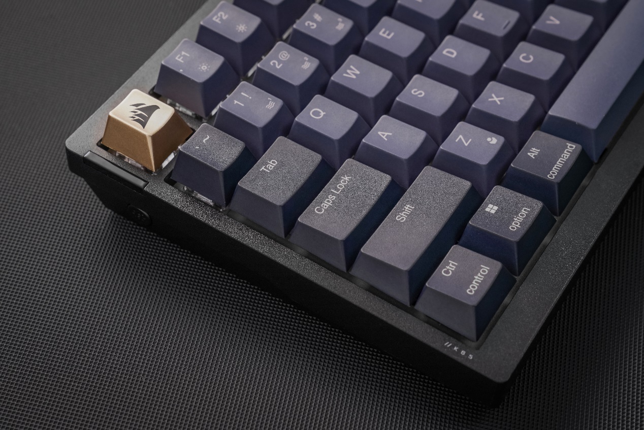 电脑键盘

描述已自动生成