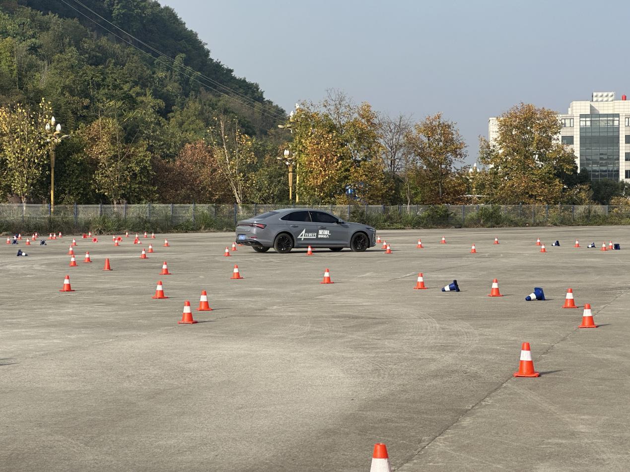 4b284ca697e5d07611d2b3b8c57f7b7