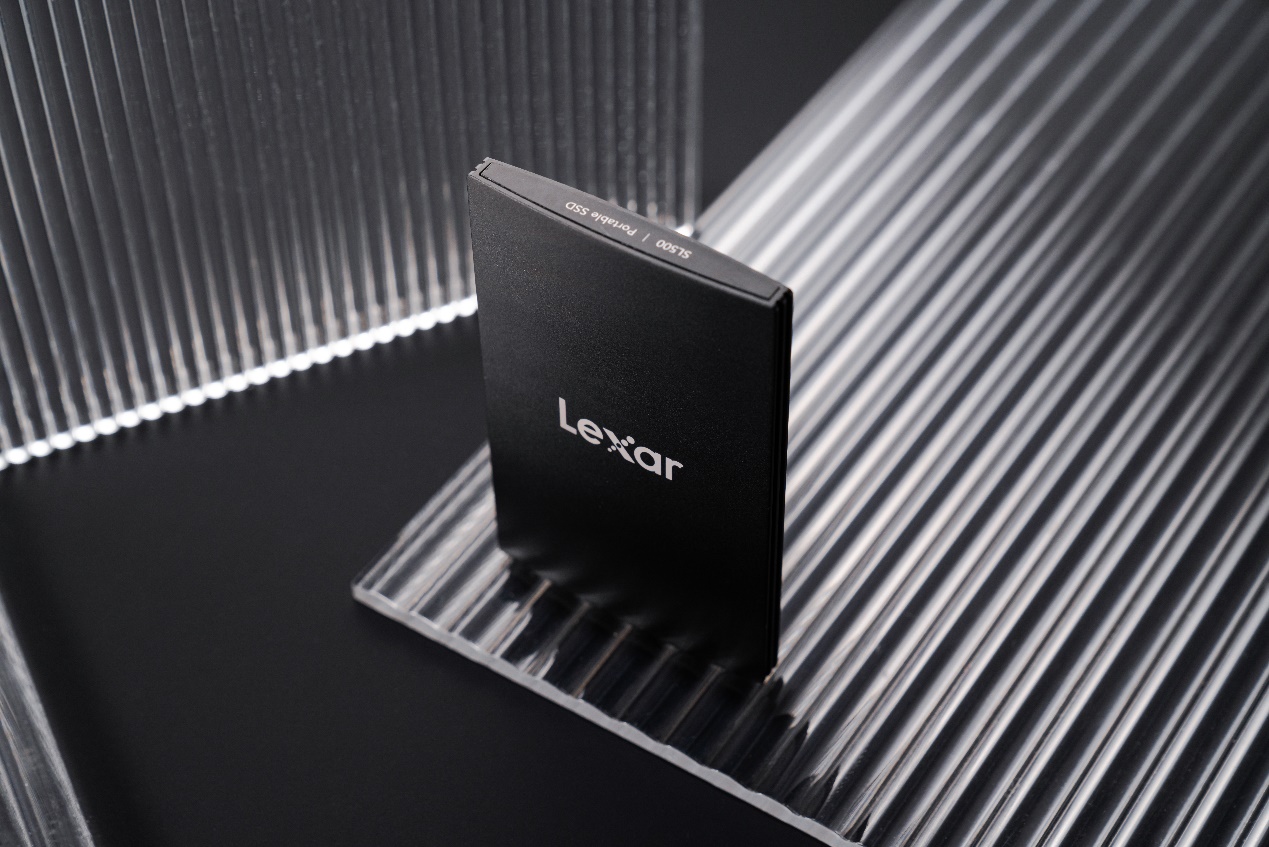 图片包含 梳子, 游戏机, 电脑<br><br>描述已自动生成