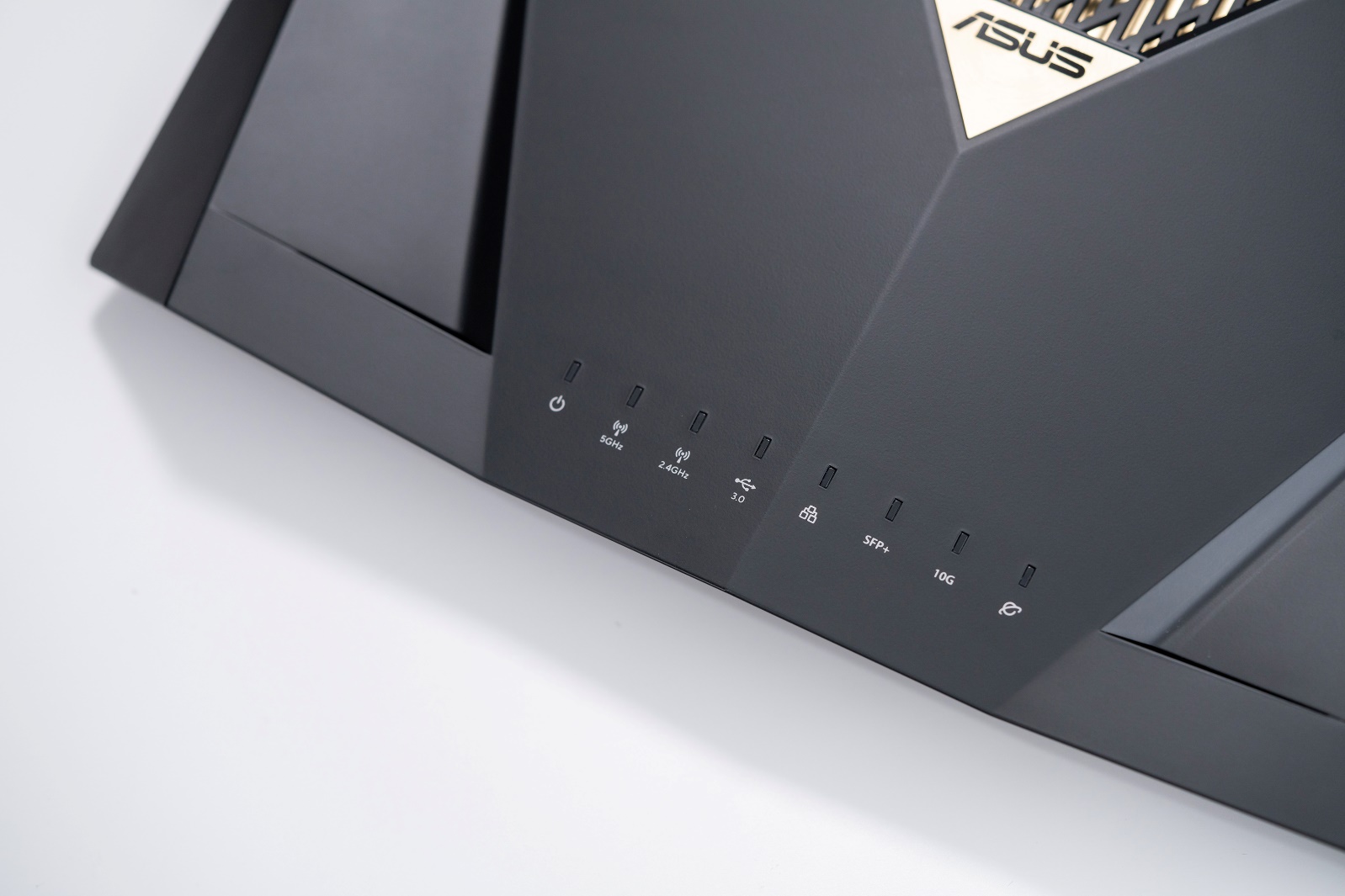 电子设备

描述已自动生成