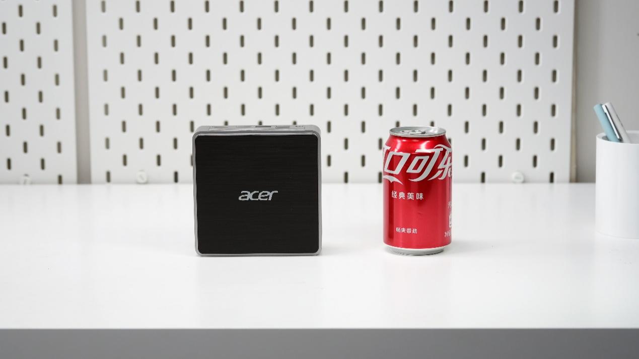 图片包含 室内, 桌子, 柜台, 小<br><br>描述已自动生成