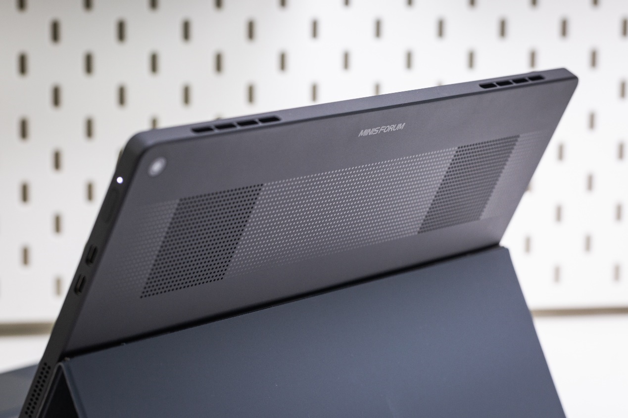 电脑主机

描述已自动生成