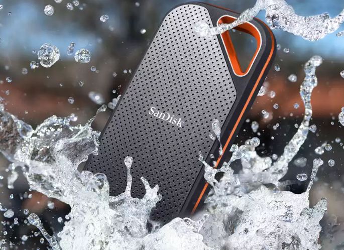 雪地里的摆拍

中度可信度描述已自动生成