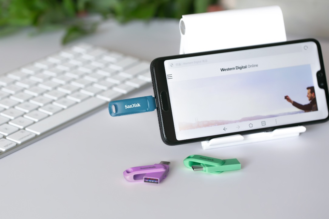 A phone with a usb port

Description automatically generated with medium confidence