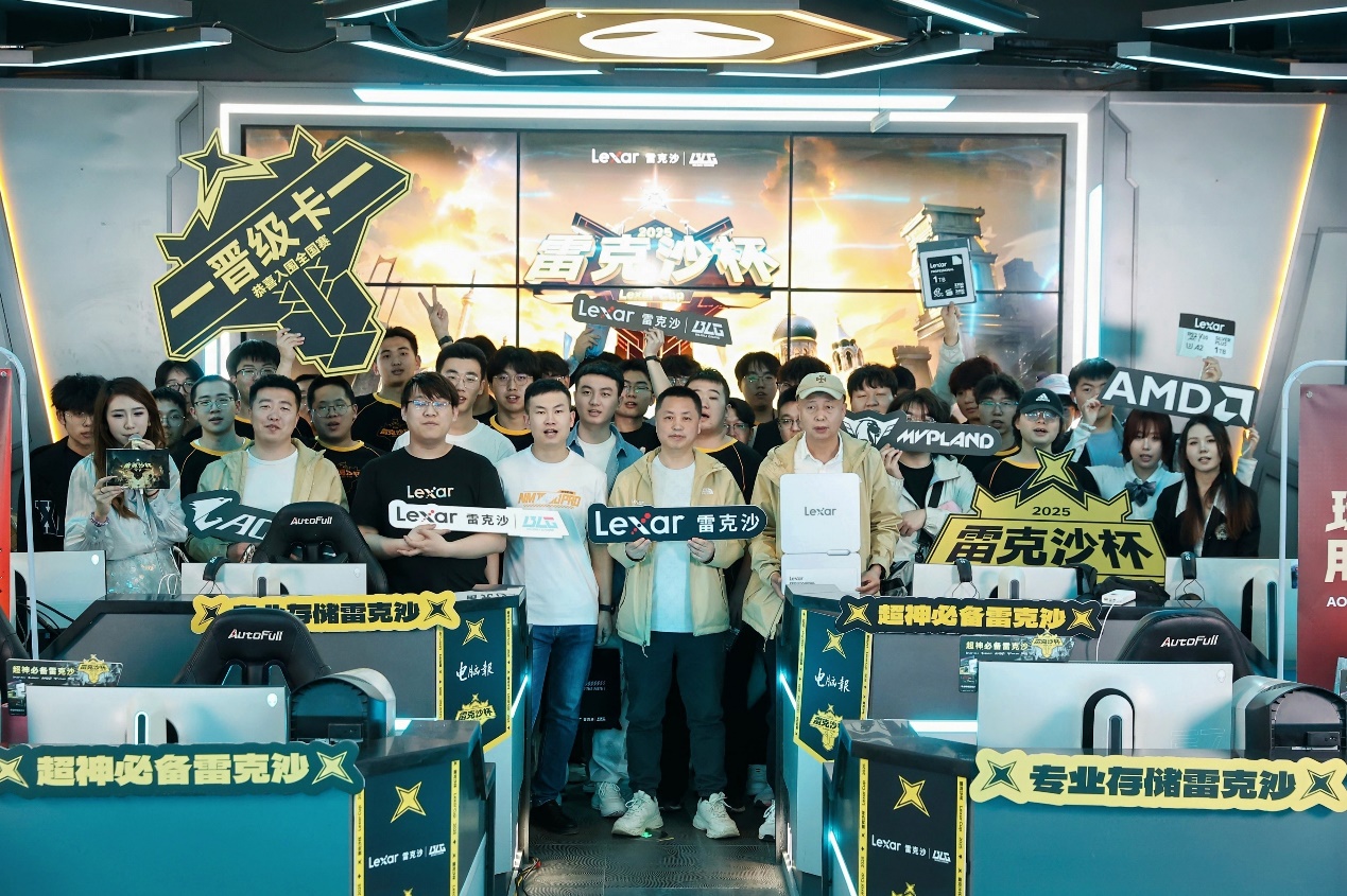 一群人站在台上

AI 生成的内容可能不正确。