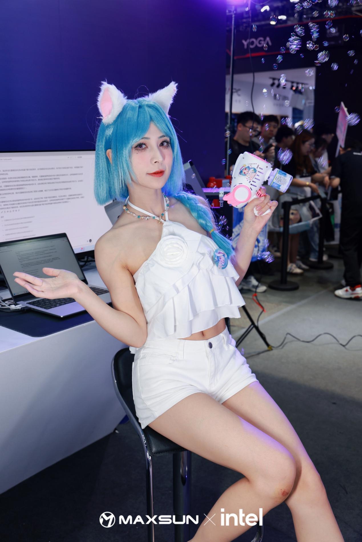 F64EE67B-9905-4B20-BD4F-66A9FF511DED-opq3803402652