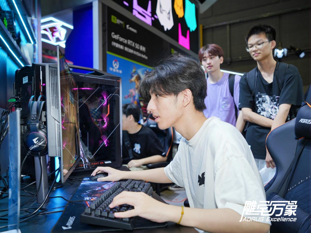 KCJ07329-opq3800949764