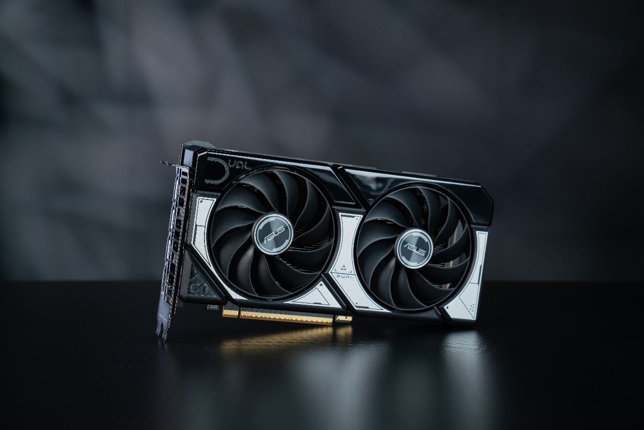 桌子上有钟表<br><br>AI 生成的内容可能不正确。