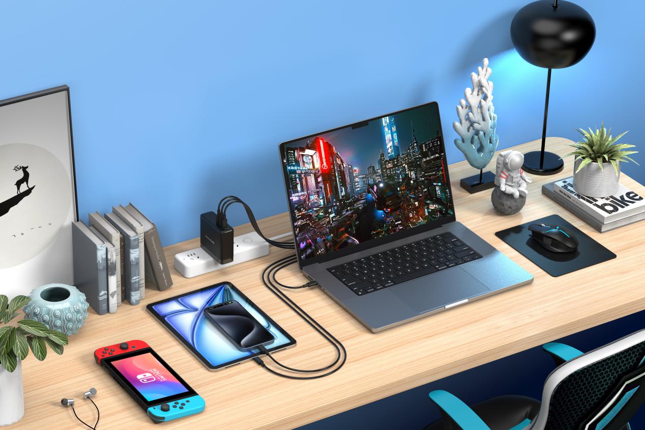 Y:\品牌市场部\设计组\25年“每日嘉报”海报设计\7月\7月素材\7.14 7.27高能 S240\渲染图\240w充电器-角度9.jpg240w充电器-角度9