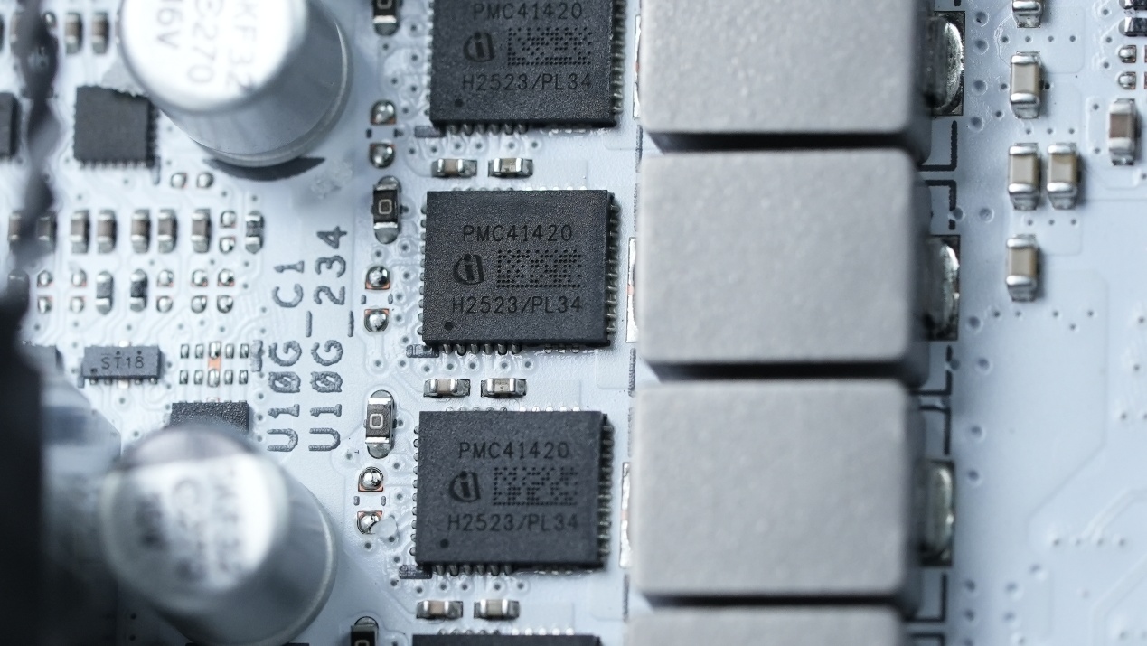 图片包含 游戏机, 键盘

AI 生成的内容可能不正确。