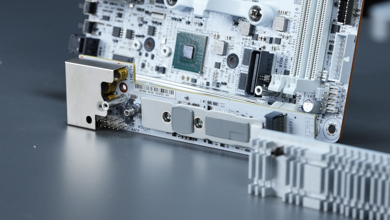 黑色的照相机

AI 生成的内容可能不正确。